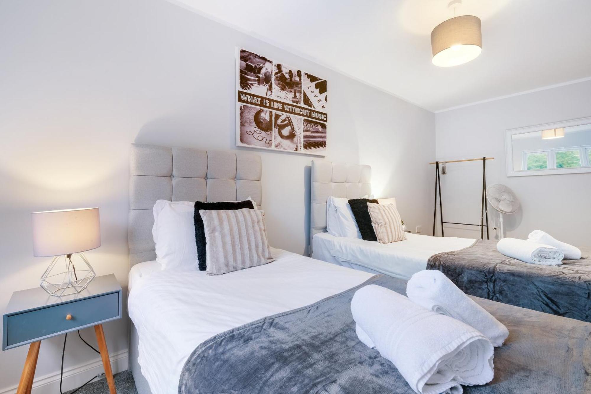 2 Bedroom Penthouse With Parking High Wycombe By 360Stays Luaran gambar