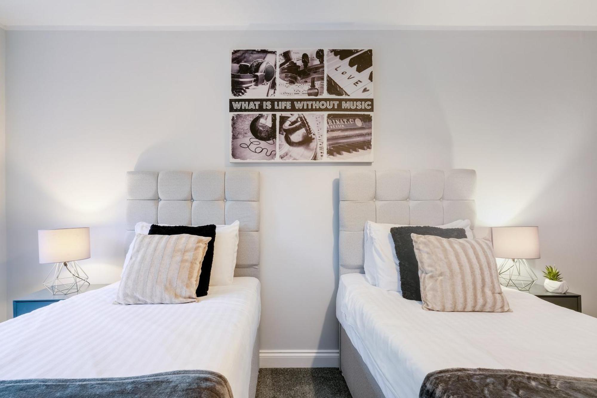 2 Bedroom Penthouse With Parking High Wycombe By 360Stays Luaran gambar