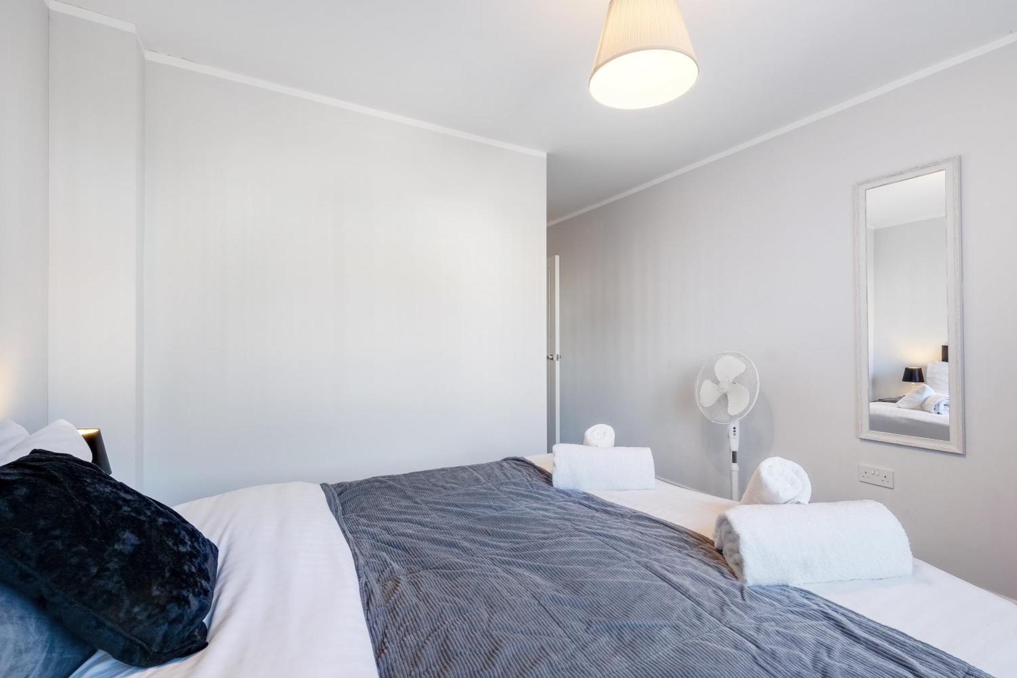 2 Bedroom Penthouse With Parking High Wycombe By 360Stays Luaran gambar
